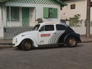 mvc-014s Fusca saindo do papel - Patrocínio da Eliane